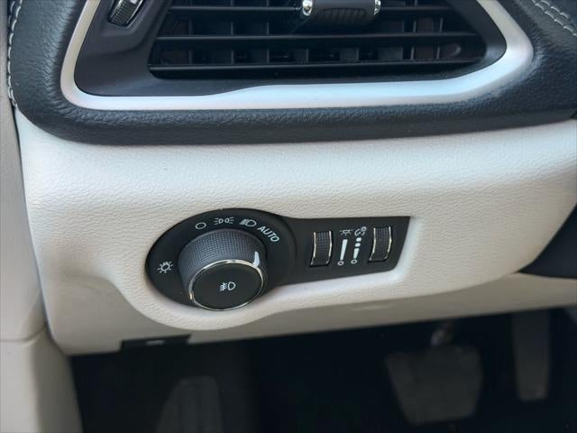 Chrysler Pacifica Hybrid Select 2024