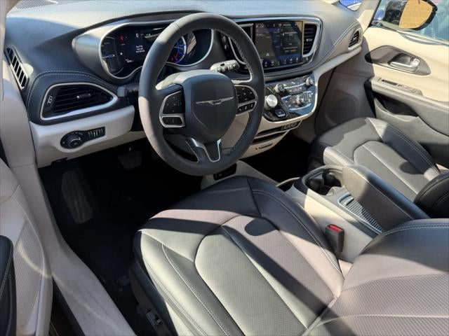 Chrysler Pacifica Hybrid Select 2024