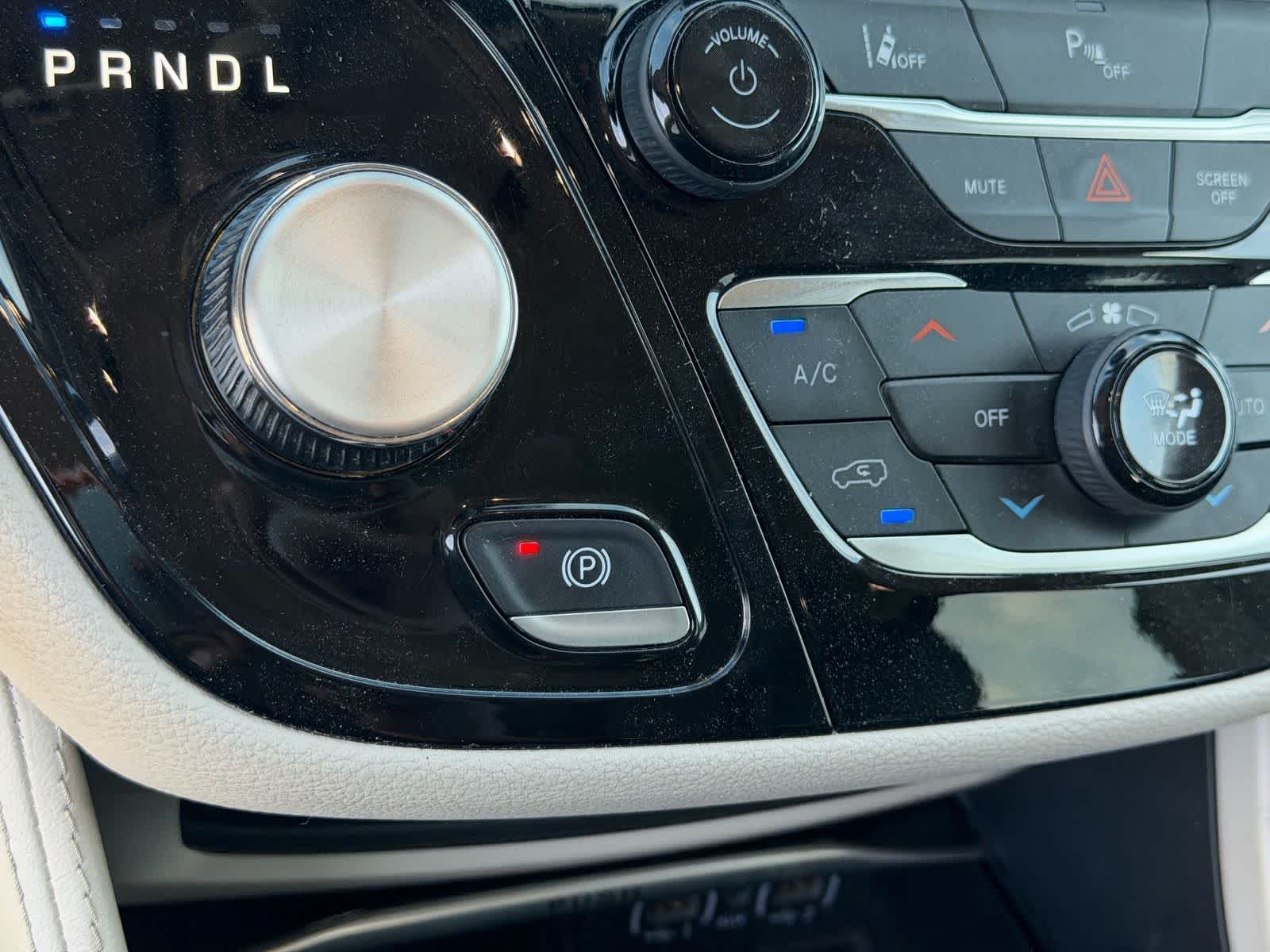 Chrysler Pacifica Hybrid Limited 2023