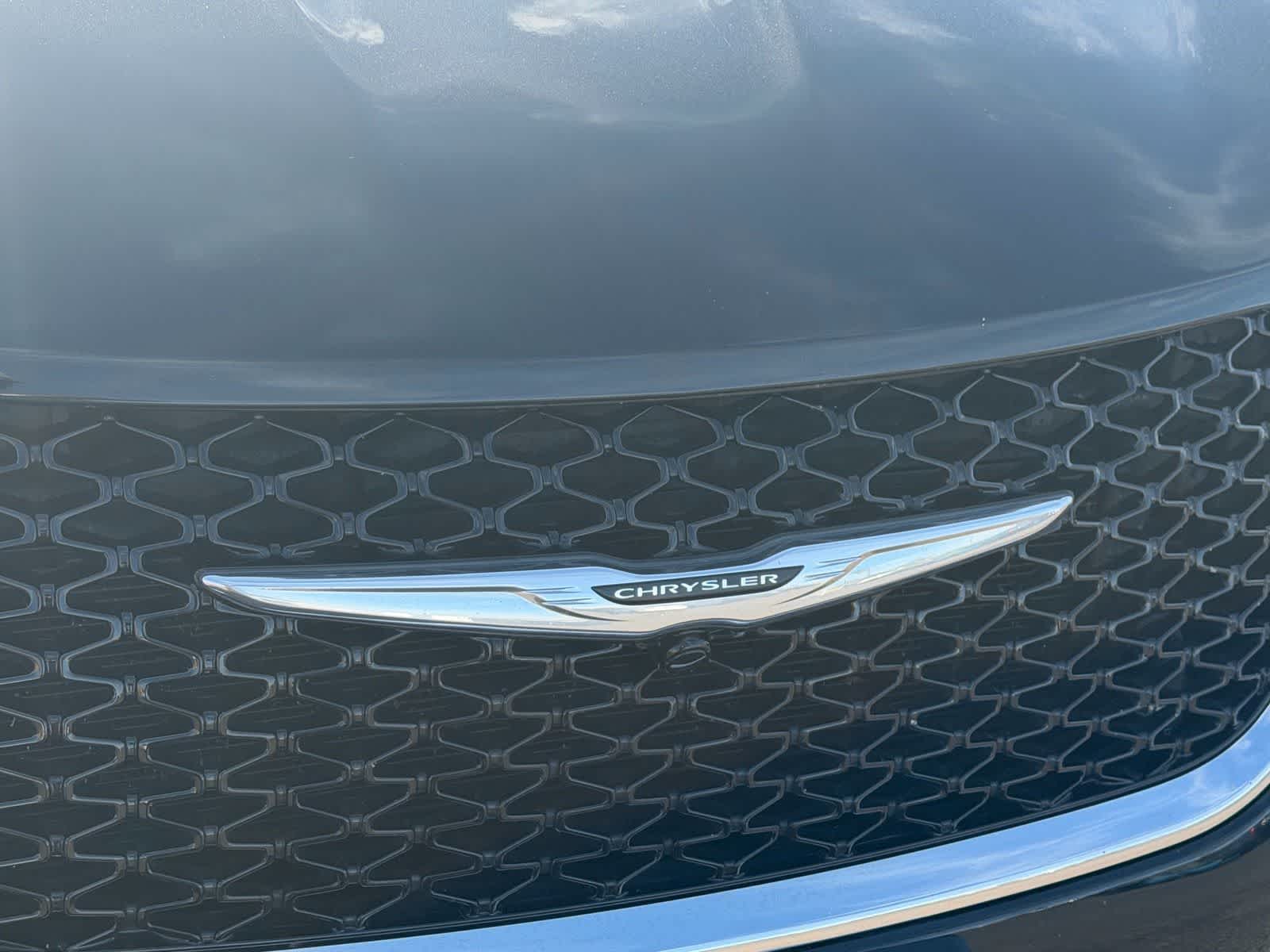 Chrysler Pacifica Hybrid Limited 2023