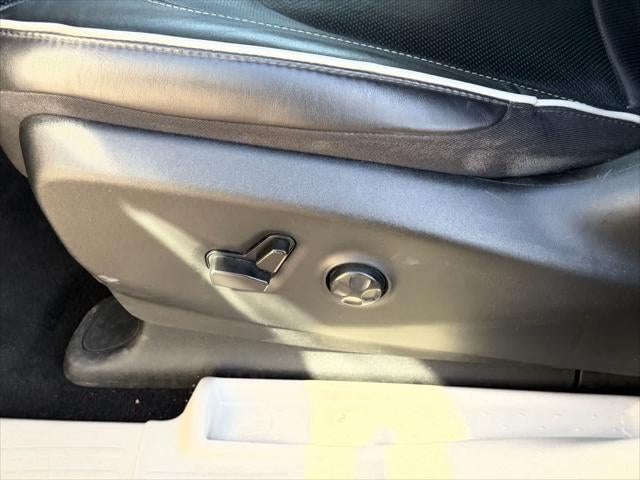 Chrysler Pacifica Hybrid Limited 2023