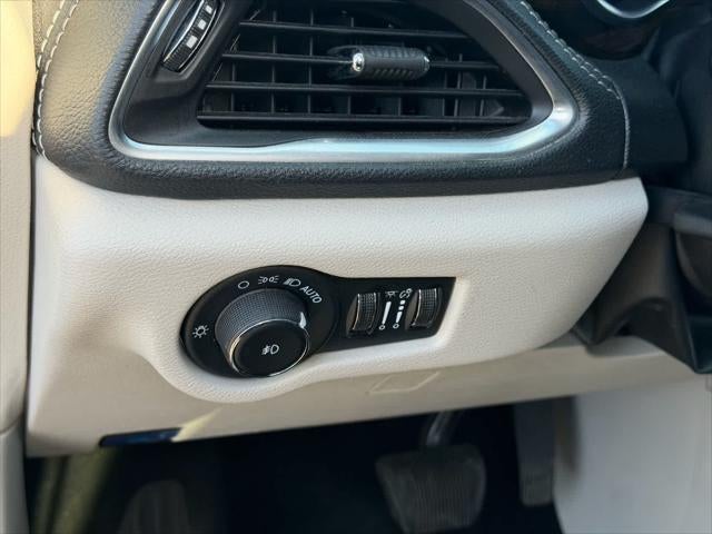 Chrysler Pacifica Hybrid Limited 2023