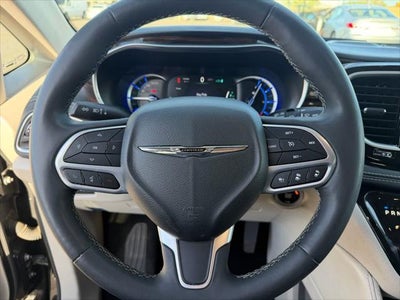 Chrysler Pacifica Hybrid Limited 2023