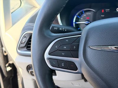 Chrysler Pacifica Hybrid Limited 2023