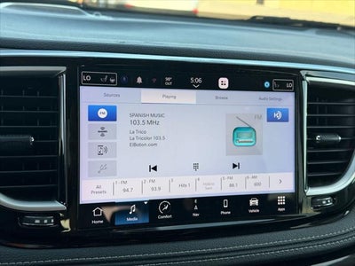 Chrysler Pacifica Hybrid Limited 2023