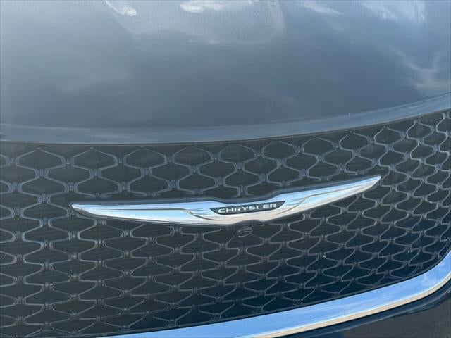 Chrysler Pacifica Hybrid Limited 2023
