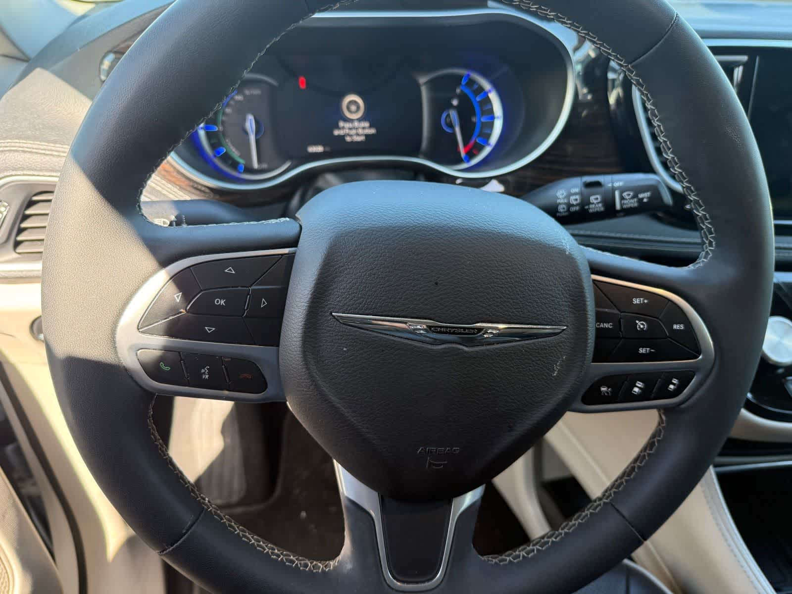 Chrysler Pacifica Hybrid Limited 2023