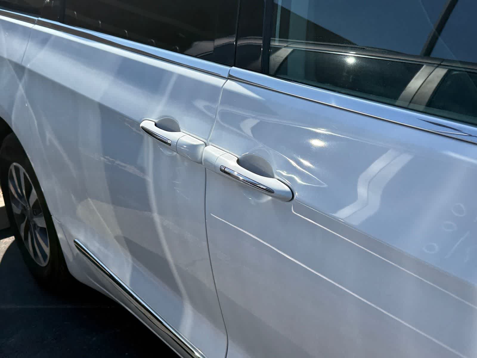 Chrysler Pacifica Hybrid Limited 2023