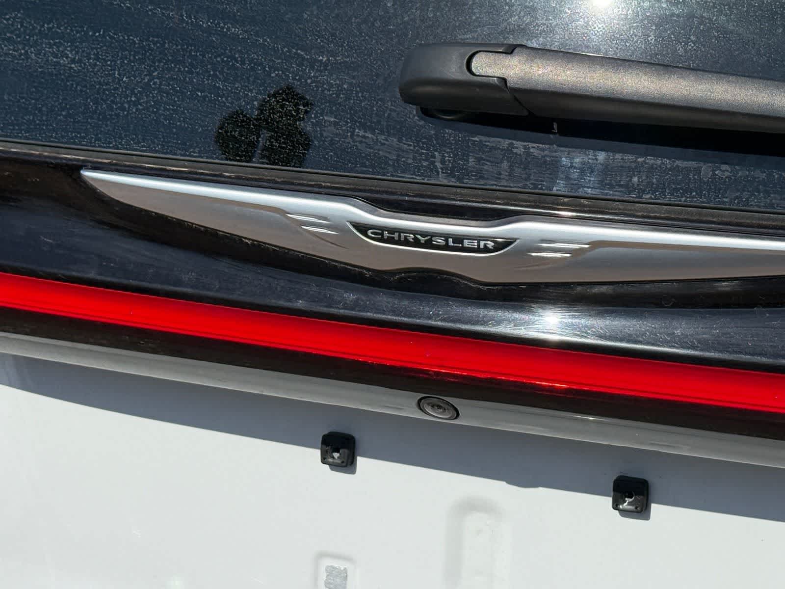 Chrysler Pacifica Hybrid Limited 2023