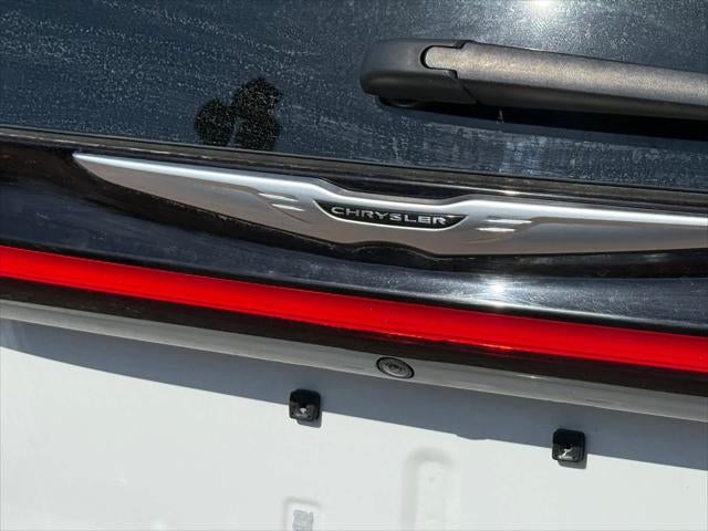 Chrysler Pacifica Hybrid Limited 2023