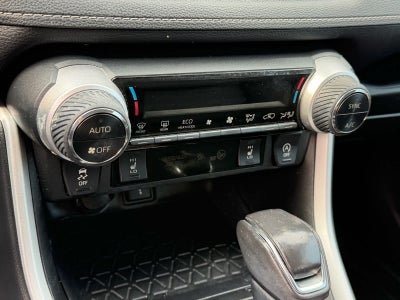 Toyota RAV4 XLE Premium 2021