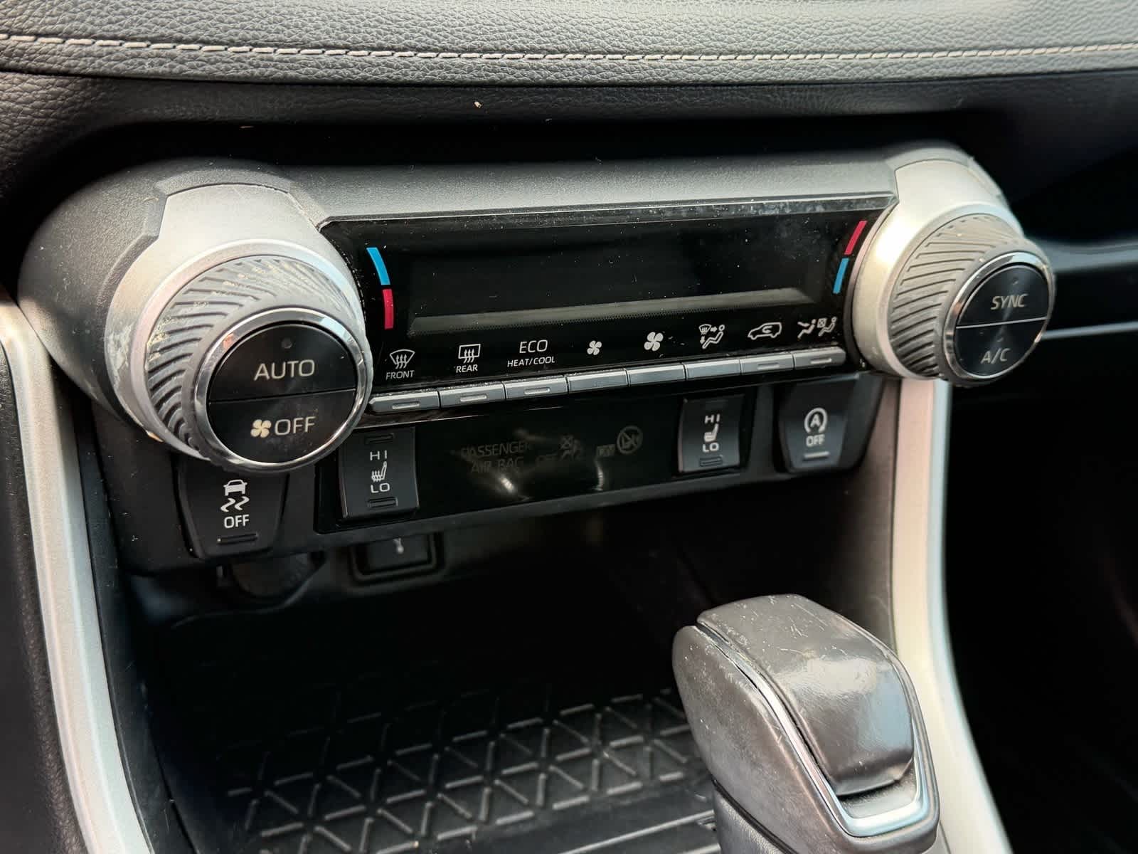 Toyota RAV4 XLE Premium 2021