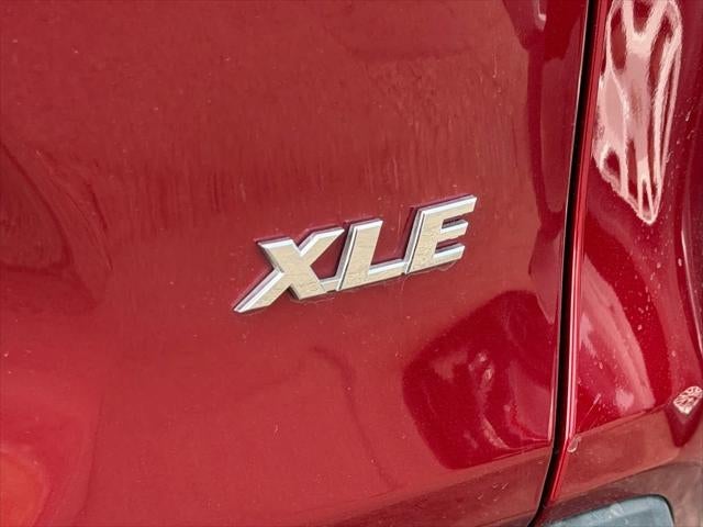 Toyota RAV4 XLE Premium 2021