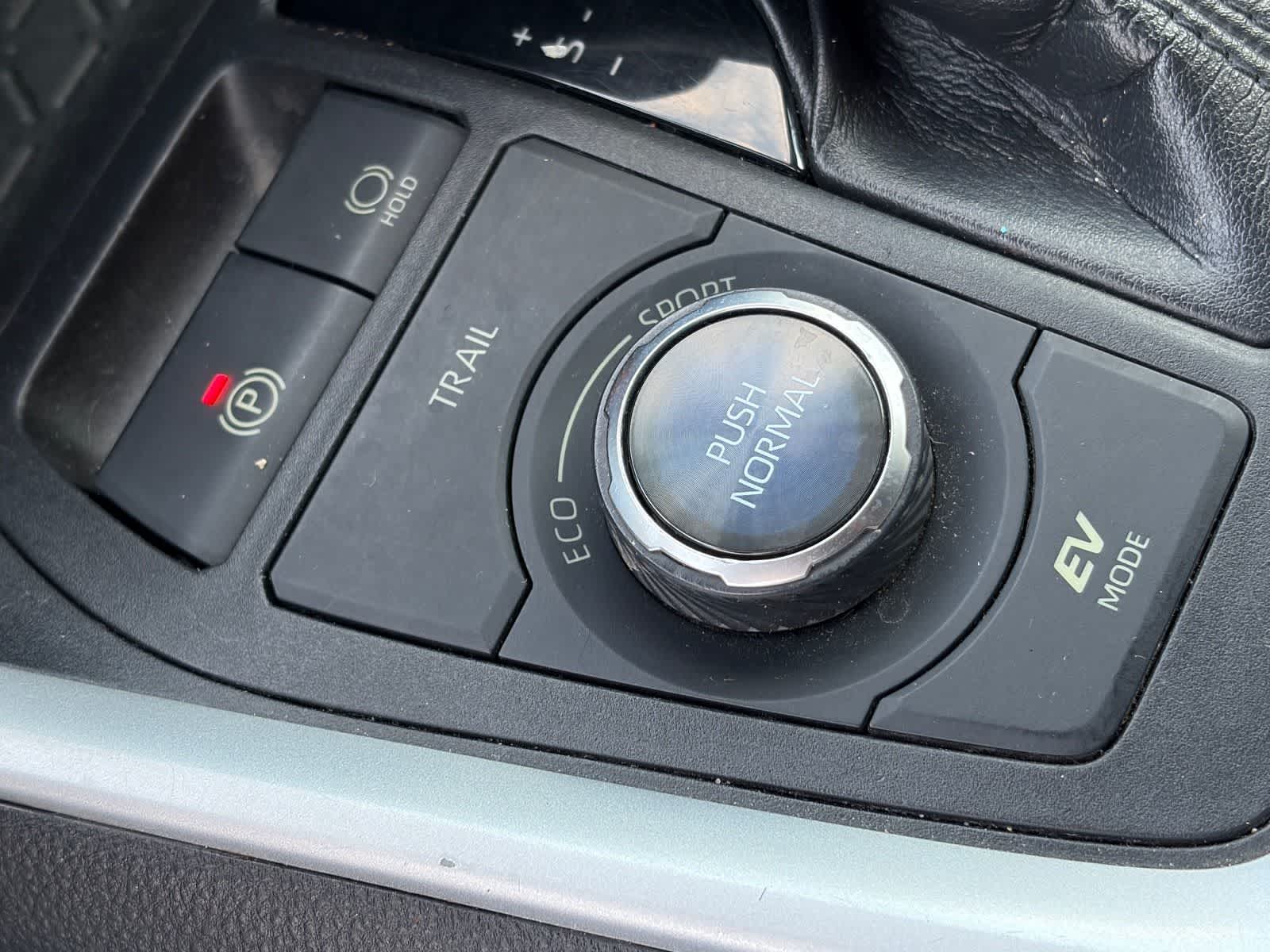 Toyota RAV4 Hybrid XSE 2020