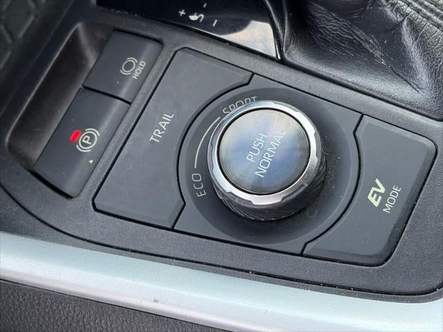 Toyota RAV4 Hybrid XSE 2020