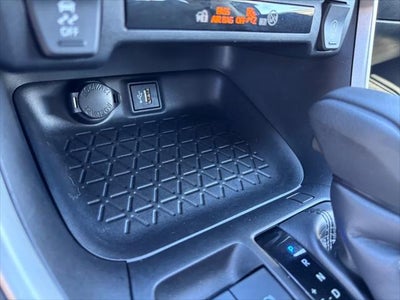 Toyota RAV4 LE 2024