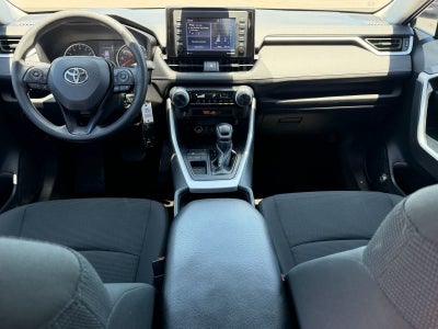 Toyota RAV4 LE 2021