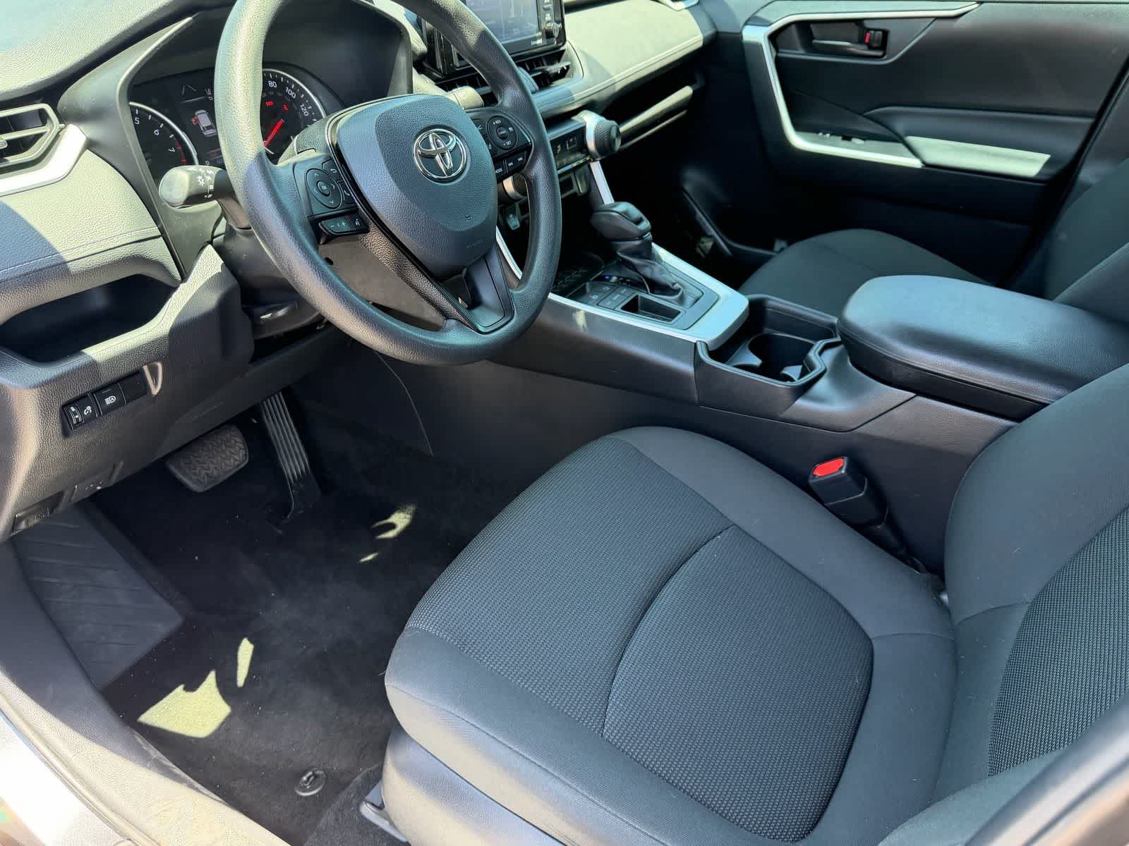 Toyota RAV4 LE 2021