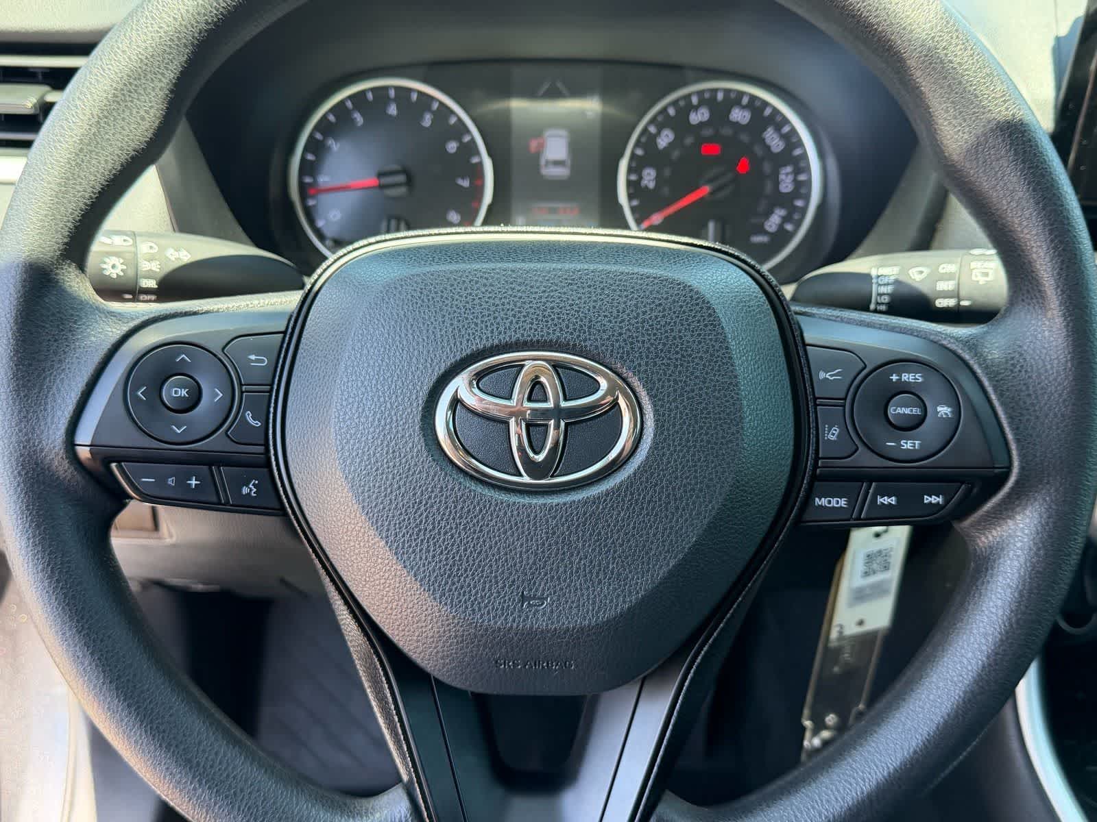 Toyota RAV4 LE 2021