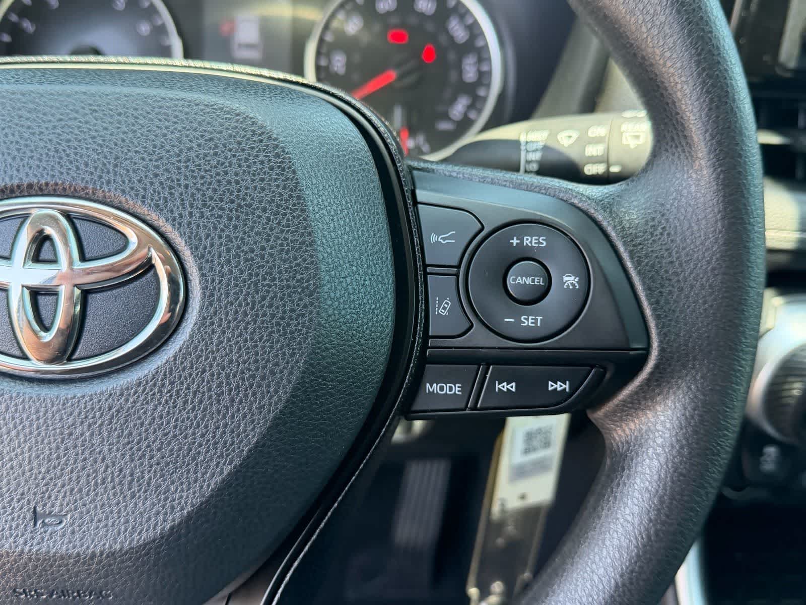 Toyota RAV4 LE 2021