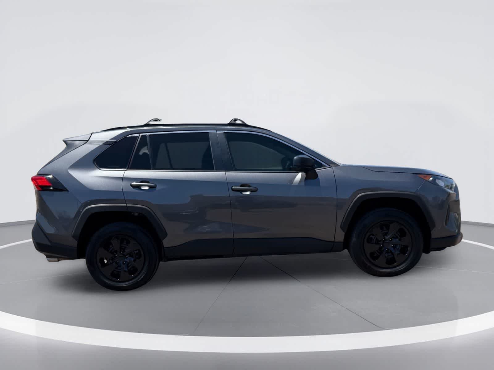 Toyota RAV4 LE 2021