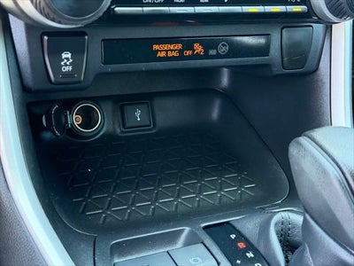 Toyota RAV4 LE 2021