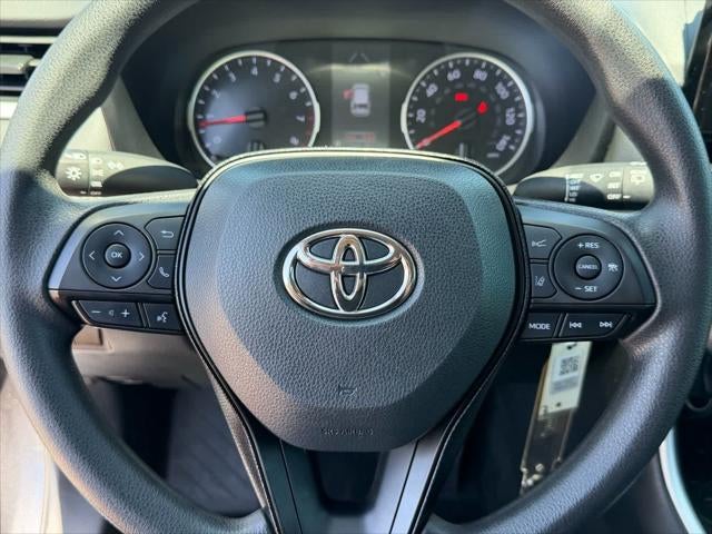 Toyota RAV4 LE 2021