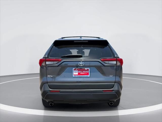 Toyota RAV4 LE 2021