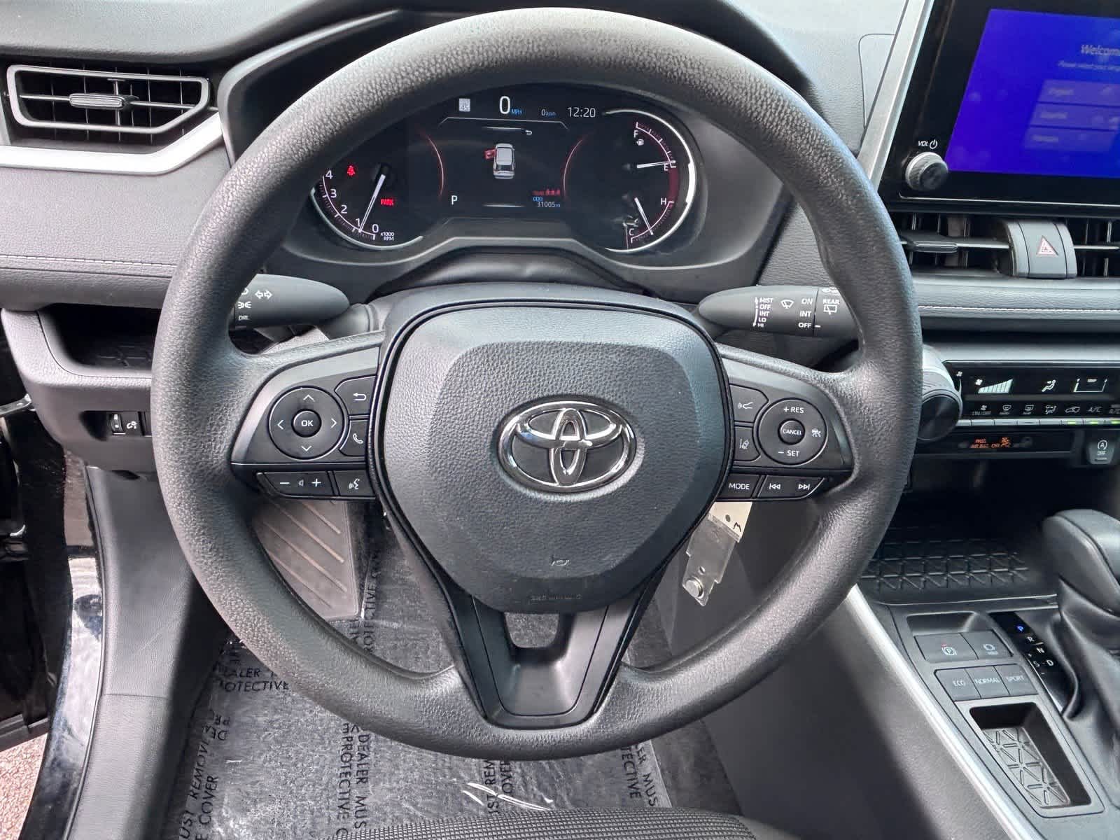 2025 Toyota RAV4 LE