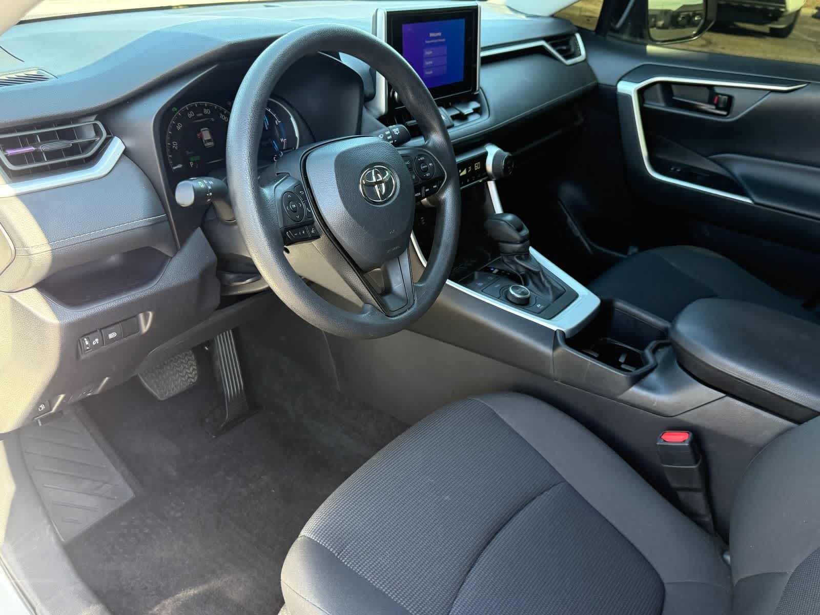 Toyota RAV4 Hybrid LE 2024