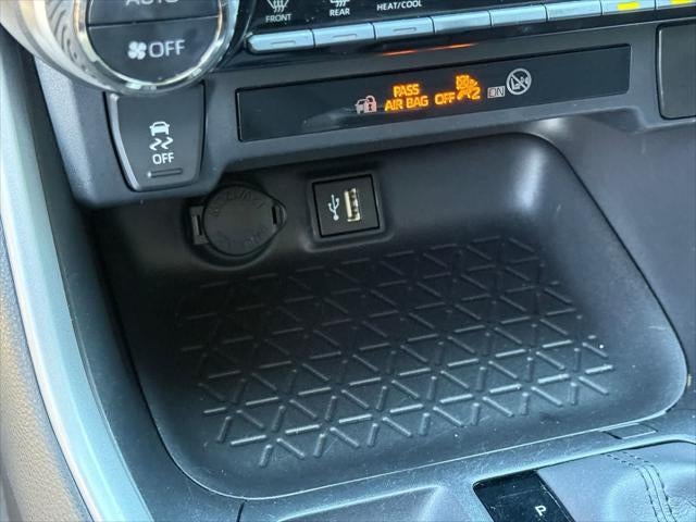 Toyota RAV4 Hybrid LE 2024