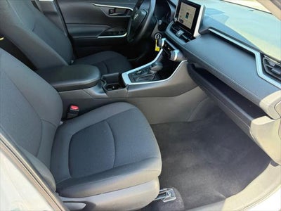 Toyota RAV4 Hybrid LE 2024