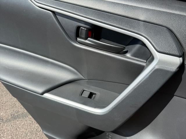 Toyota RAV4 Hybrid LE 2024