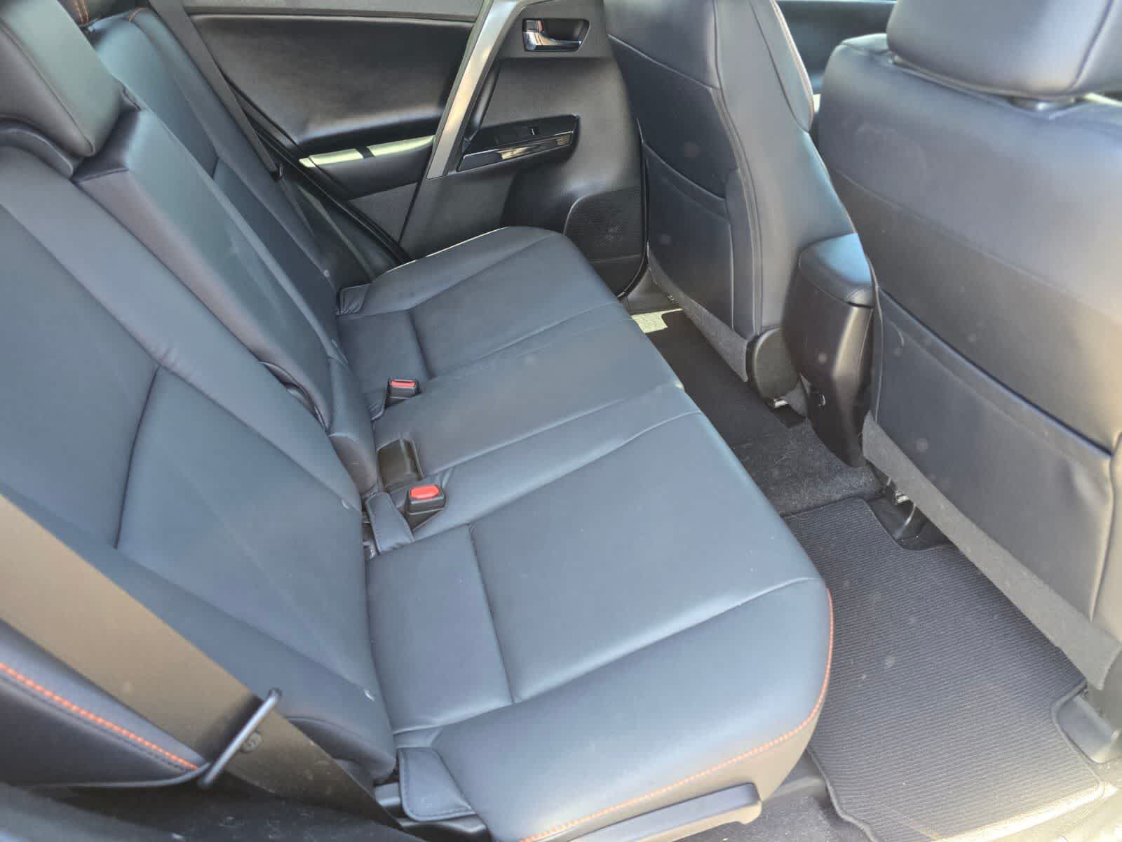 Toyota RAV4 SE 2018