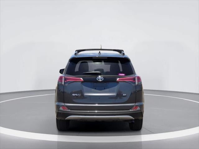 Toyota RAV4 SE 2018