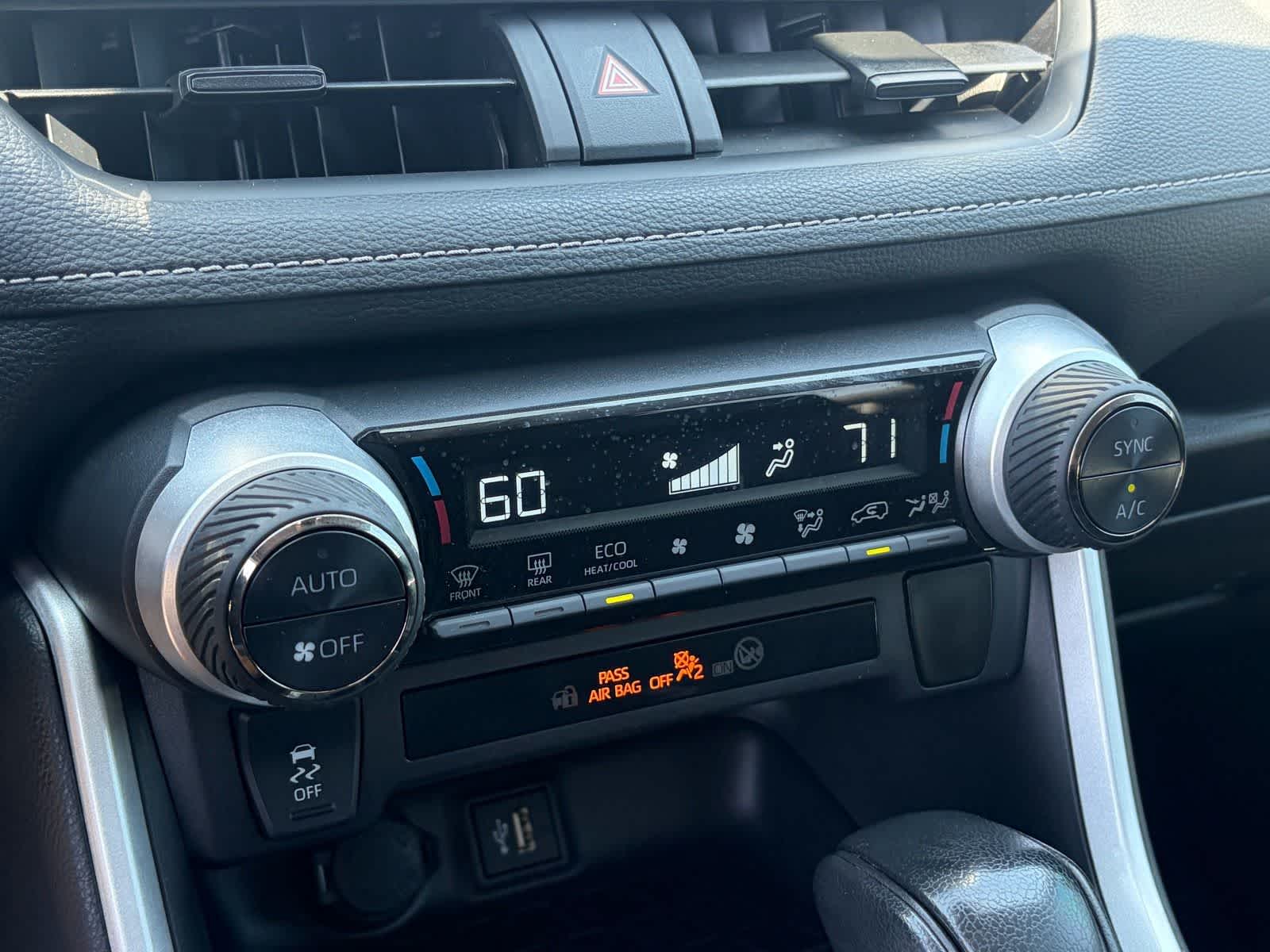 Toyota RAV4 Hybrid XLE 2024