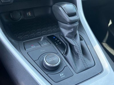 Toyota RAV4 Hybrid XLE 2024