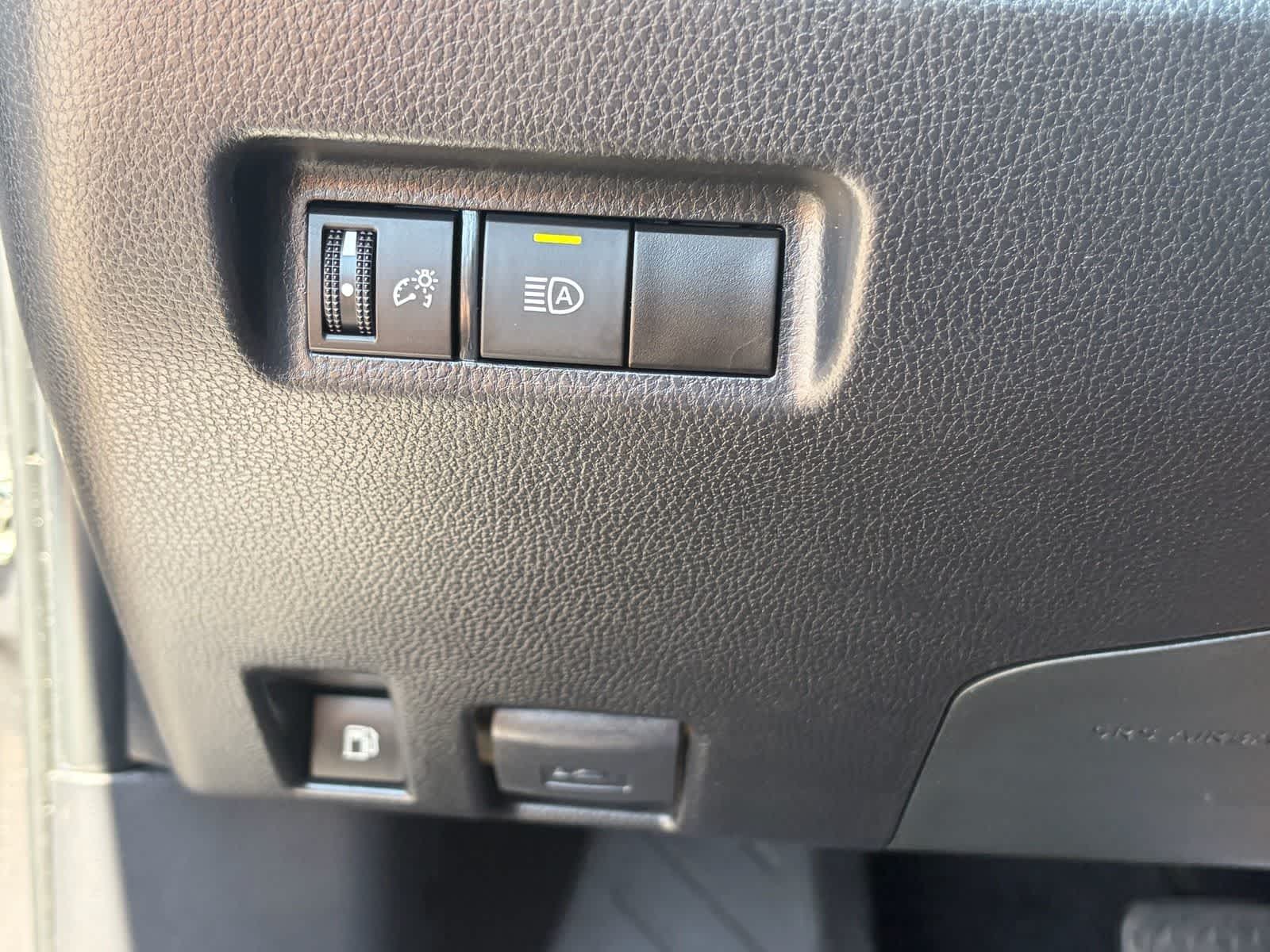 Toyota RAV4 Hybrid XLE 2024