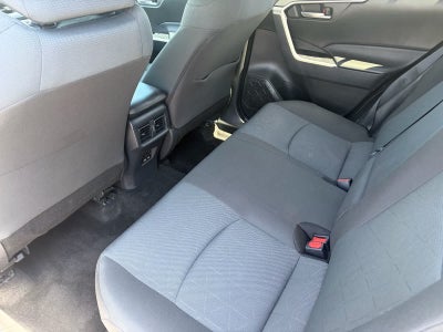 Toyota RAV4 Hybrid XLE 2024