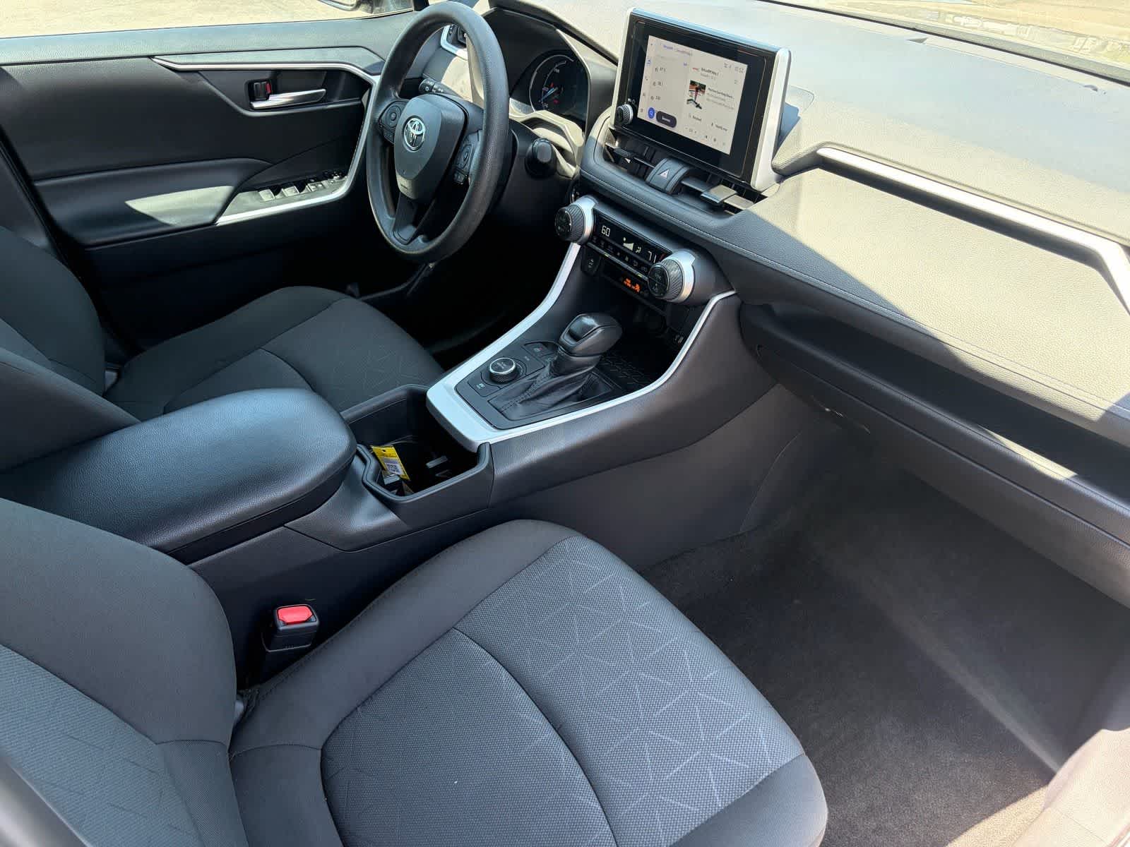 Toyota RAV4 Hybrid XLE 2024