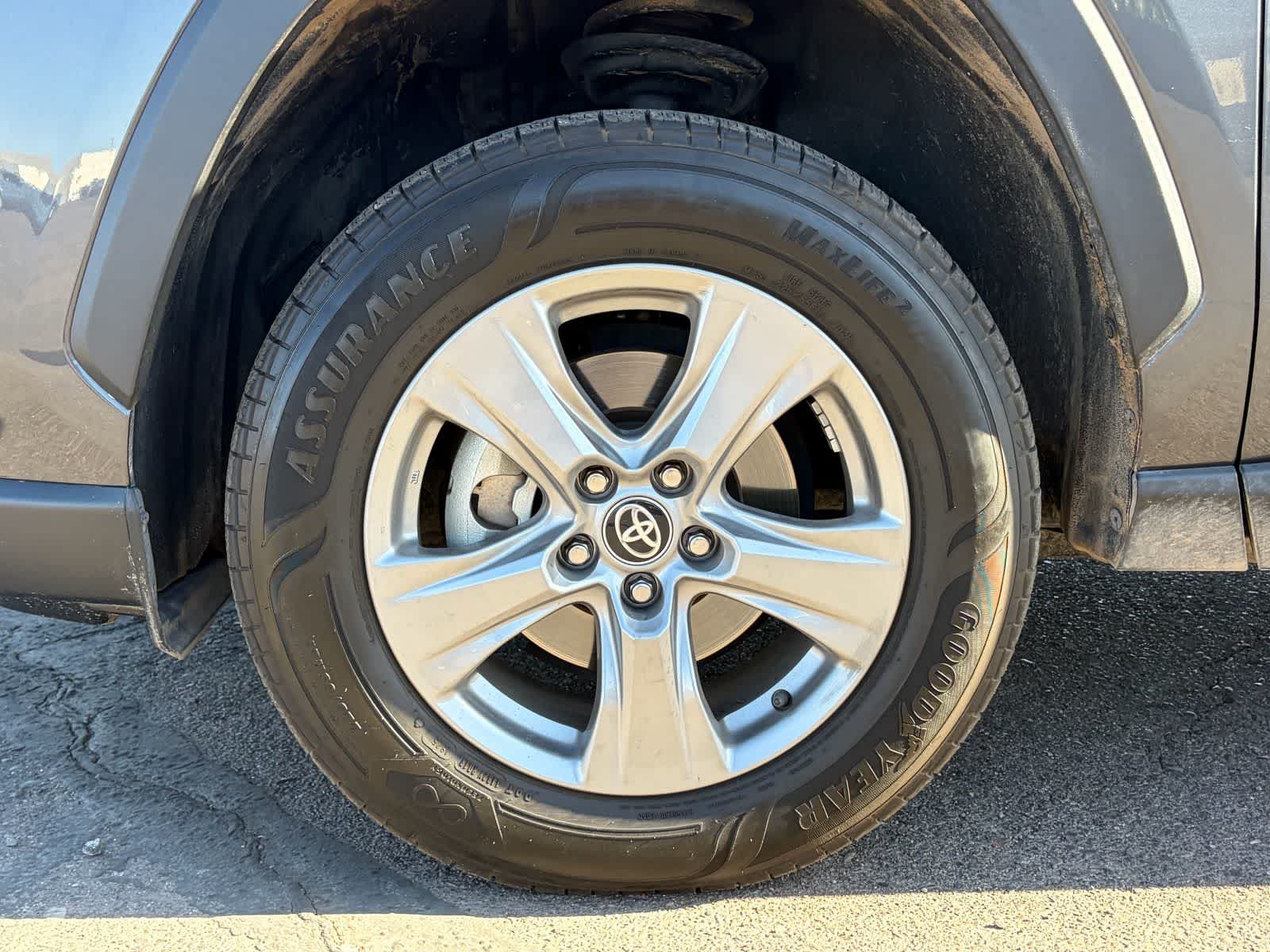 Toyota RAV4 Hybrid XLE 2024