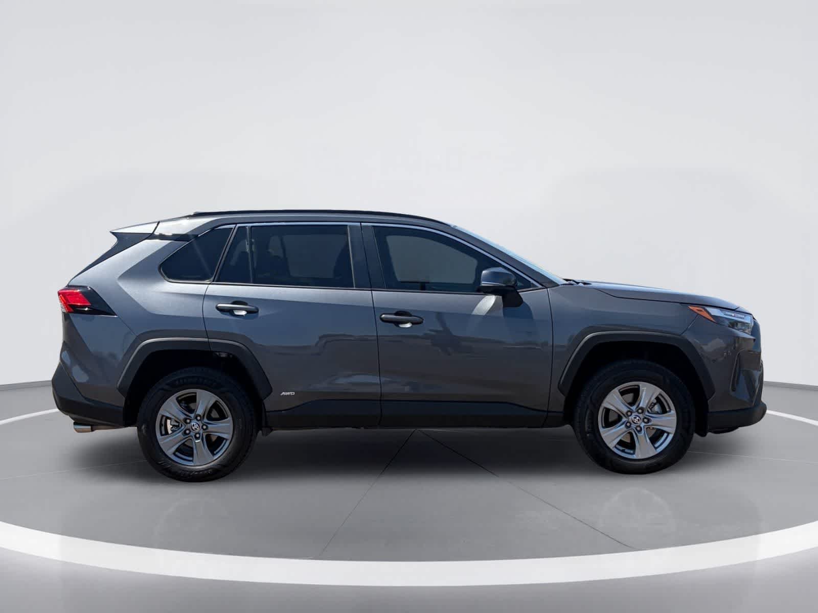 Toyota RAV4 Hybrid XLE 2024