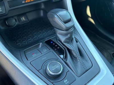 Toyota RAV4 Hybrid XLE 2024