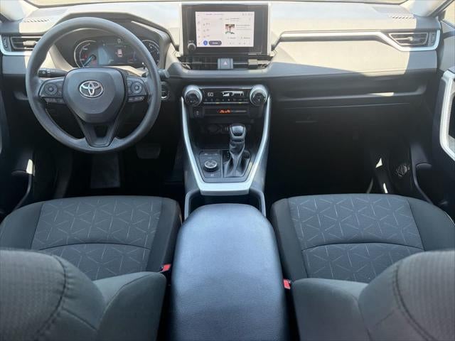Toyota RAV4 Hybrid XLE 2024
