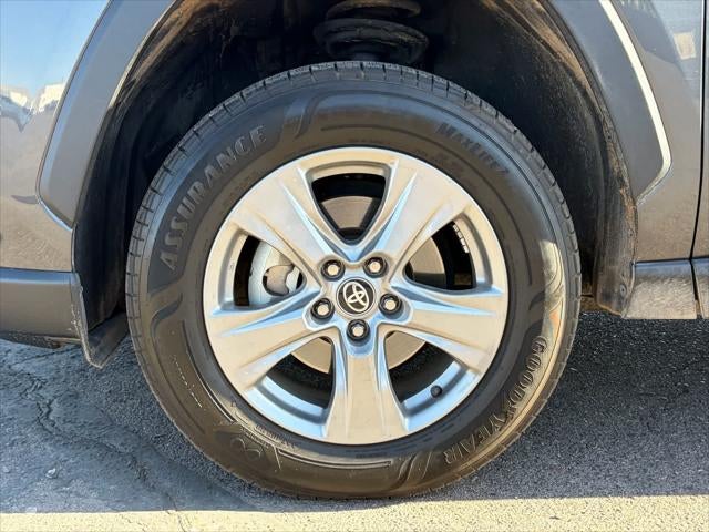 Toyota RAV4 Hybrid XLE 2024