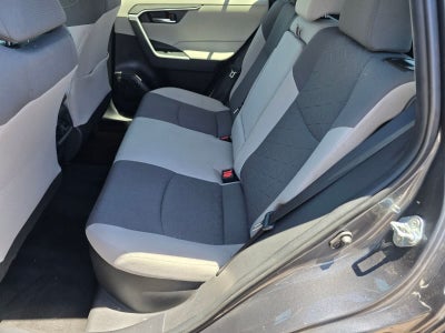 Toyota RAV4 Hybrid XLE 2021