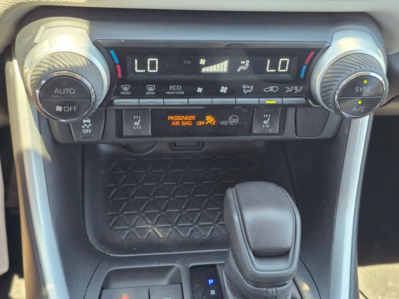 Toyota RAV4 Hybrid XLE 2021