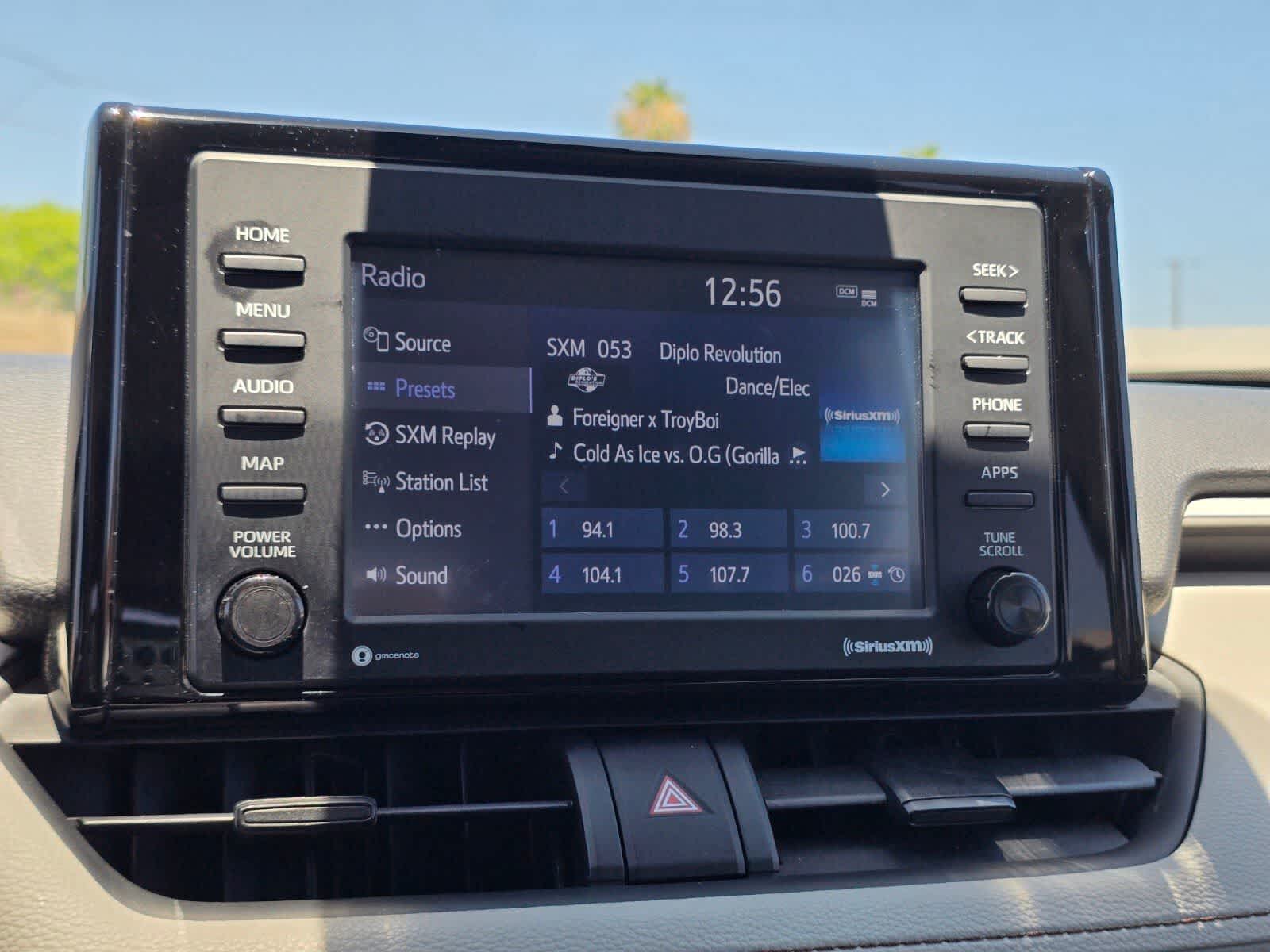 Toyota RAV4 Hybrid XLE 2021