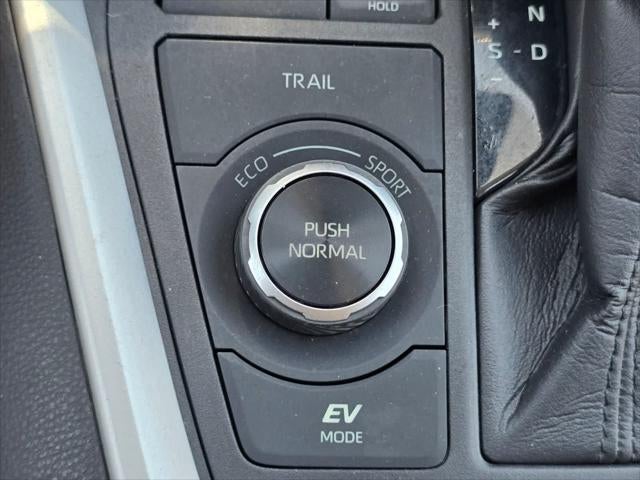 Toyota RAV4 Hybrid XLE 2021