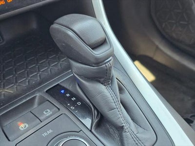 Toyota RAV4 Hybrid XLE 2021